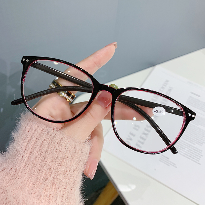 Eyewear Showcase