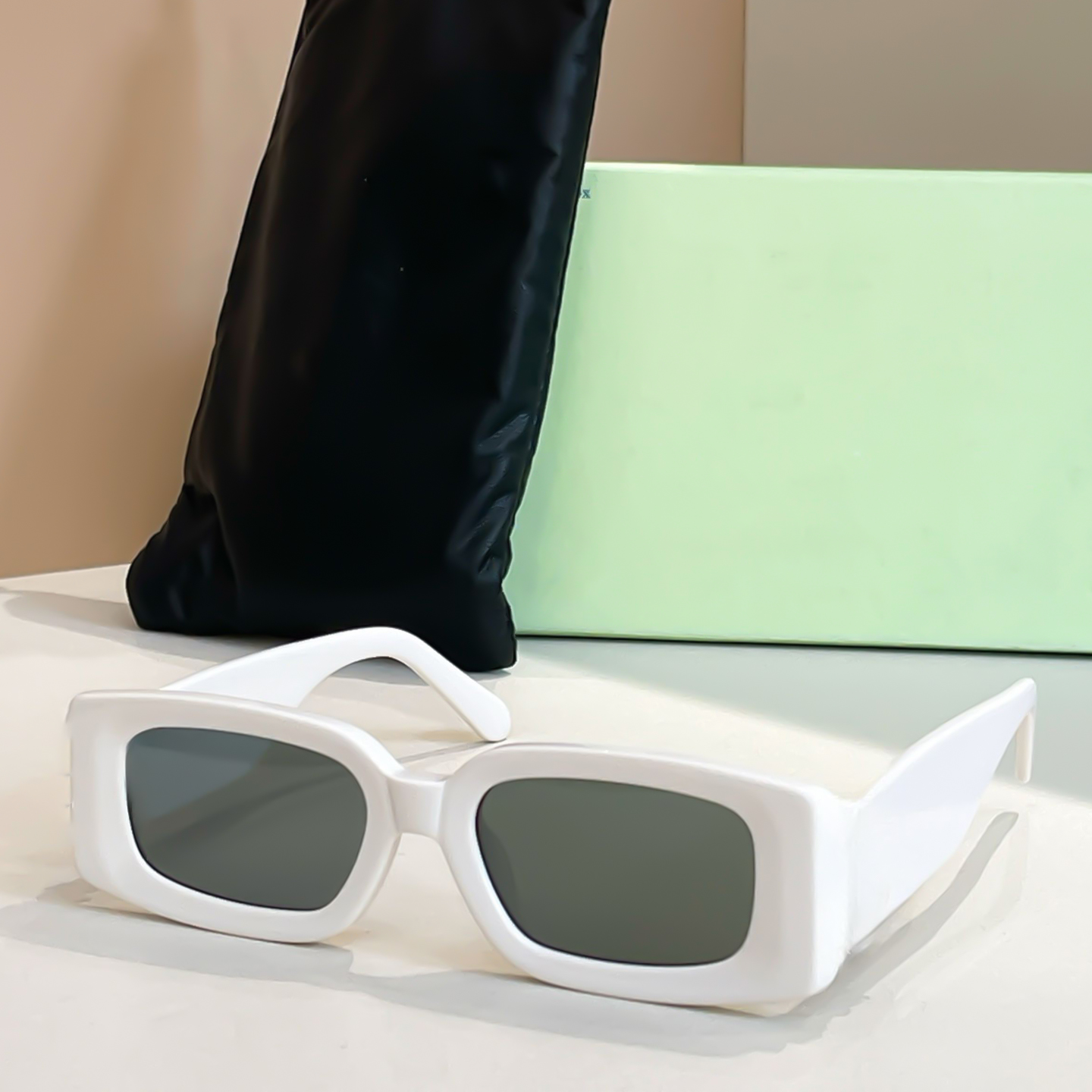 Factory Supply Luxury Women Sunglasses With Multiple Colors Ready Stock, Support Wholesale Bulk Orders &amp; Custom Logo c