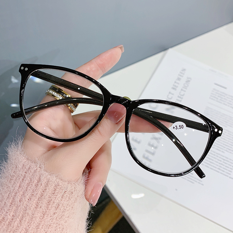 Eyewear Showcase