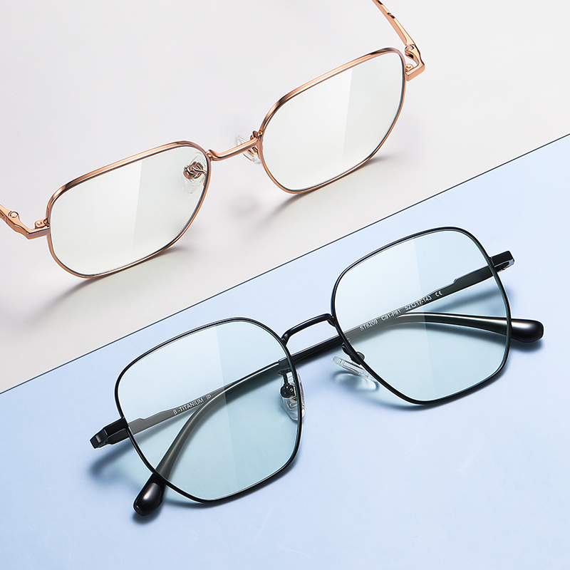 Wholesale Titanium Optical Glasses with Square Frame Classic Style Blue Light Blocking for Women and Men
