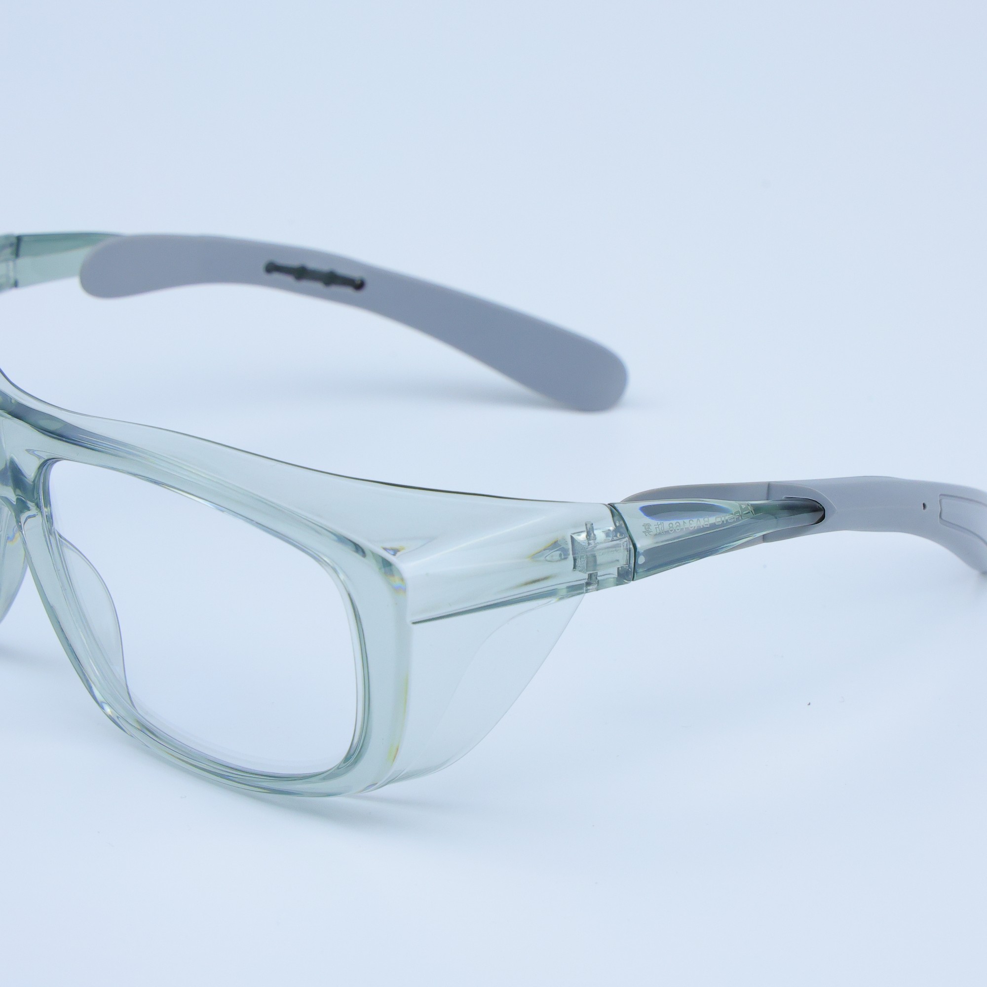 Eyewear Angle View 3