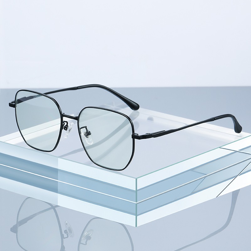 Wholesale Titanium Optical Glasses with Square Frame Classic Style Blue Light Blocking for Women and Men